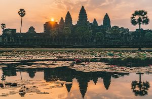 Saigon - Siem Reap (Pd ; Dîner) (420 Km De Vol)