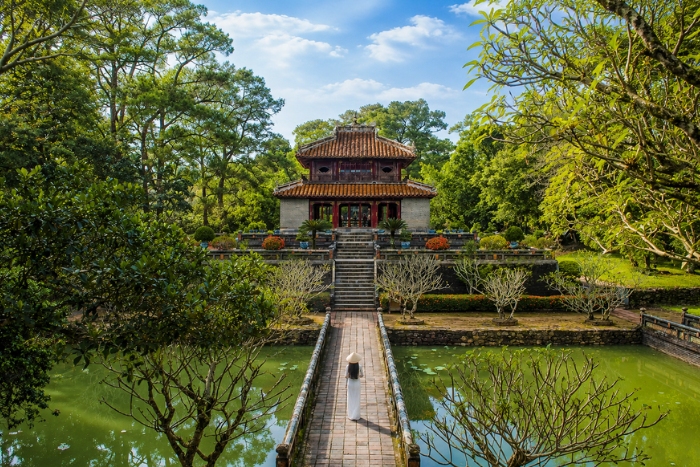 &Agrave; la d&eacute;couverte du patrimoine imp&eacute;rial au mausol&eacute;e de Minh Mang
