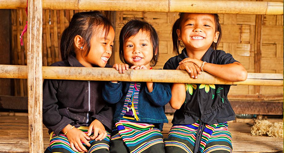 Les filles de lethnie au Laos