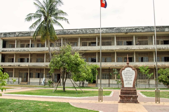 Que faire dans l'itinéraire au Cambodge en 10 jours ? Arrivez au Musée du génocide de Tuol Sleng, ancienne école devenue centre de torture