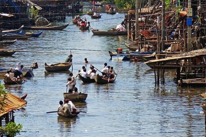 La ville pour rejoindre Kompong Khleang - Un village flottant niché sur les rives du Tonlé Sap
