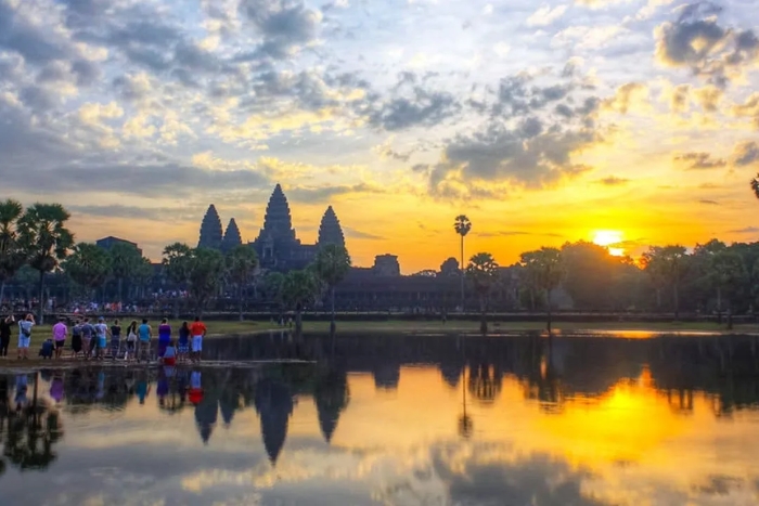 Lever du soleil à Angkor Wat