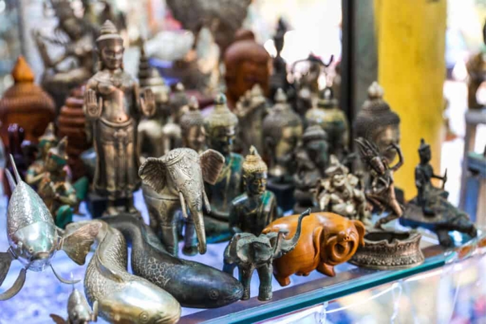 Que acheter à Battambang ? Sculptures en bois