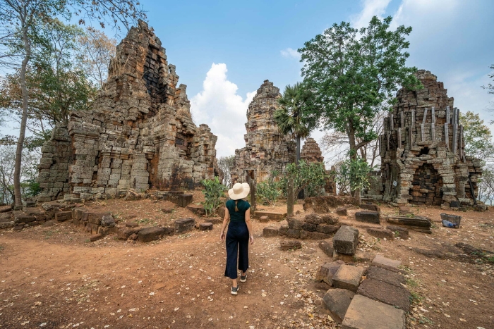 Vue imprenable depuis le temple Wat Banan – Un site incontournable à visiter à Battambang Cambodge
