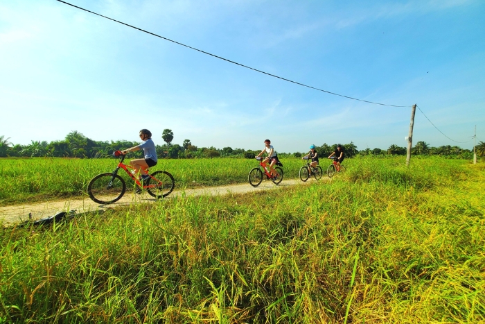 Découverte authentique des villages autour de Battambang Cambodge à vélo