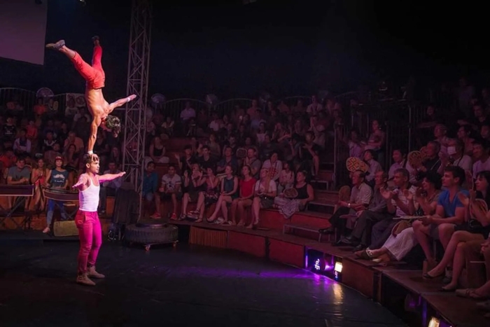 Phare - spectacle du cirque cambodgien