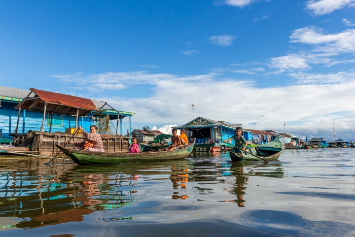 Lac Tonlé Sap – Villages flottants des Vietnamiens et Chams et sa diversité ethnique 