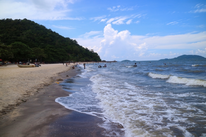 Kep vous séduira avec ses plages de sable blanc et ses eaux cristallines au Cambodge en juillet