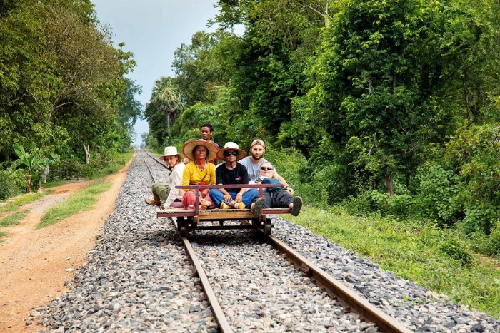 Partir au Cambodge en octobre, Battambang révèle des trésors naturels avec ses collines et ses rizières