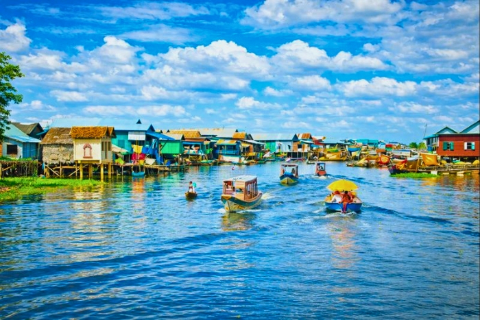 Vie quotidienne sur l’eau dans les villages flottants du Tonlé Sap