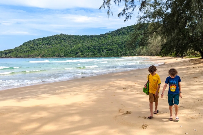 Se détendre sur la plage de Lazy Beach à Koh Rong Sanloem