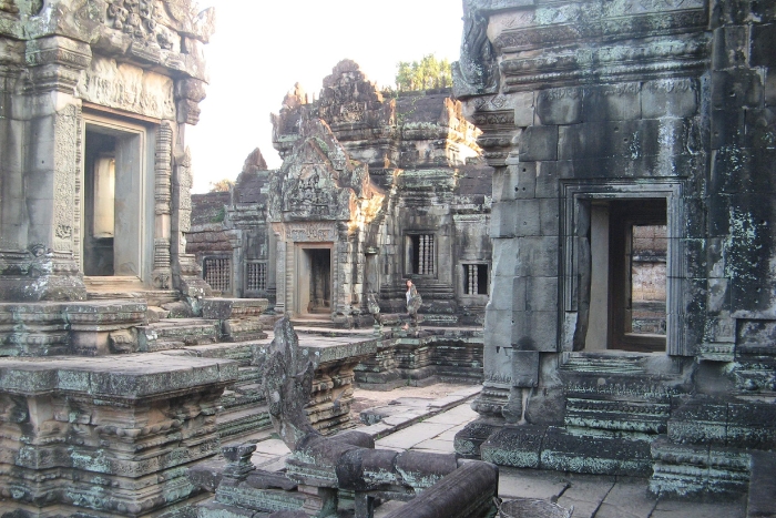 Banteay Samre, un temple remarquable pour son architecture sophistiquée et ses sculptures raffinées