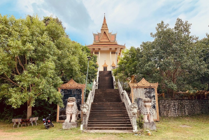 La pagode Samathi, une pause paisible avec vue sur Kep