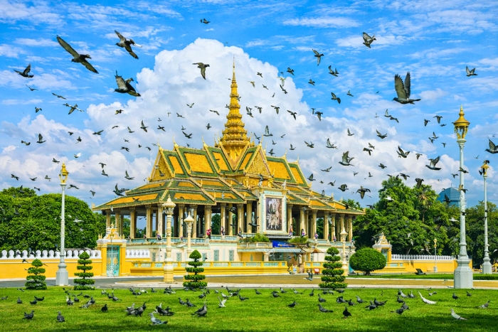 Phnom Penh contemporaine: Entre modernité et tradition en 21 jours au Cambodge en été