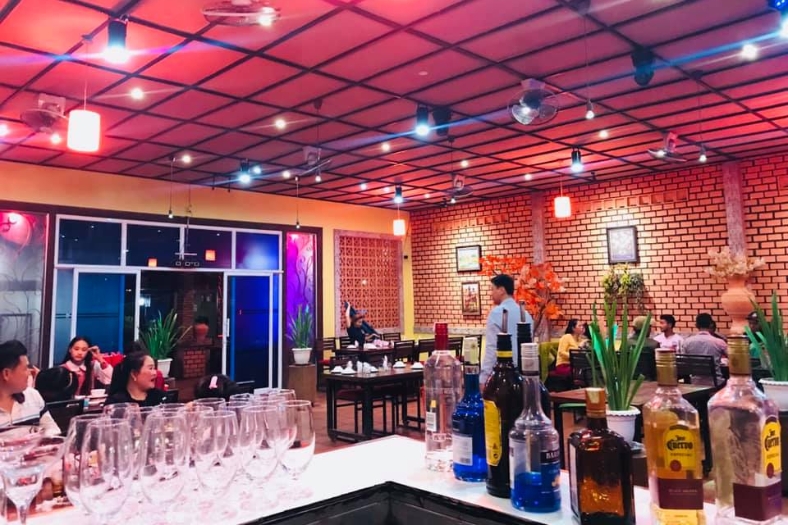 Ramorn Pub Mondulkiri: l’endroit où voyageurs et habitants se retrouvent dans une ambiance détendue