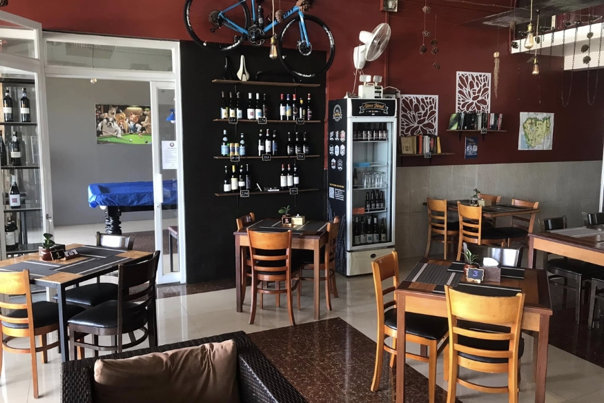 Besoin de bien manger à Mondulkiri ? Route 76 Italian vous régale avec ses saveurs chaleureuses