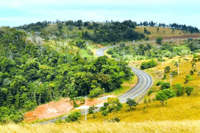 Mondulkiri en saison sèche : nature dorée et chemins invitants