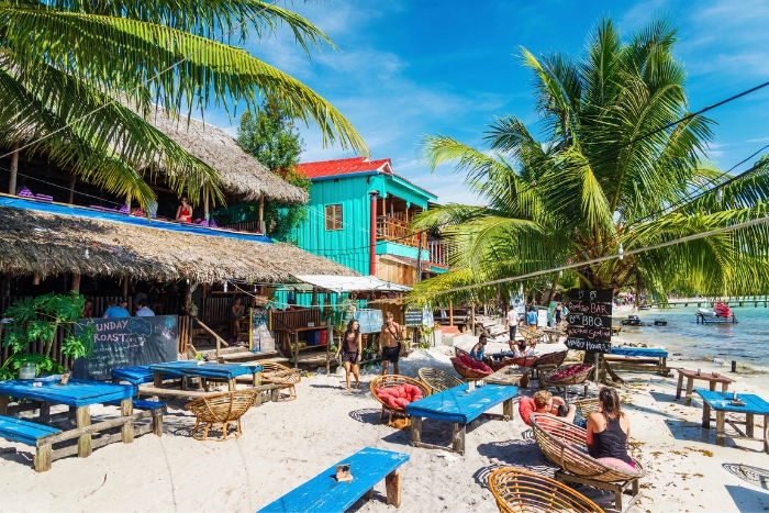 Détente en bord de mer pendant un séjour famille Noël au Cambodge