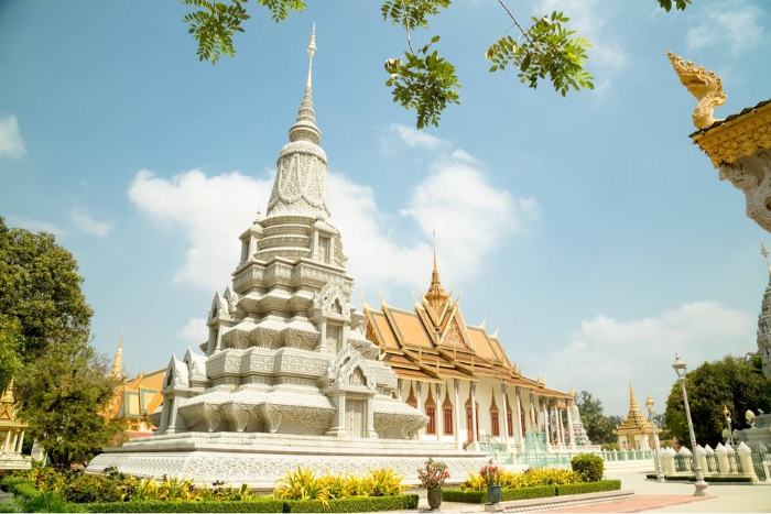 La Pagode d'Argent (Silver Pagoda) est une destination située dans le Palais Royal, 2 jours à Phnom Penh