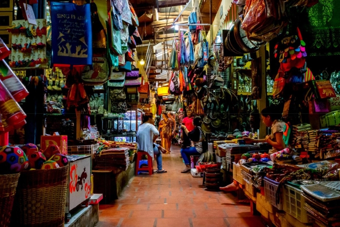 Marcher un peu au marché russe (marché Toul Tom Poung) dans l'itinéraire de Phnom Penh 5 jours