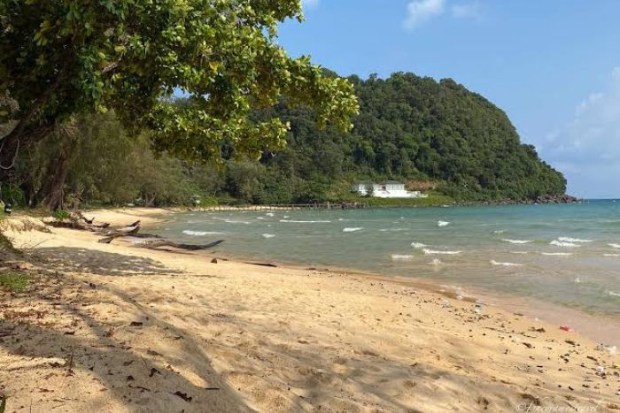Lazy Beach : nature pr&eacute;serv&eacute;e et couchers de soleil spectaculaires