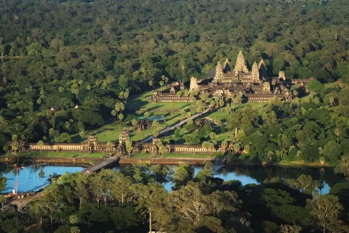 Magnifique vue d'ensemble d'Angkor Wat vue d'en haut