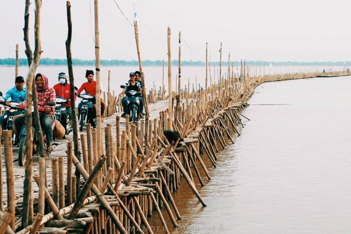 Le pont en bambou de Koh Paen à Kampong Cham