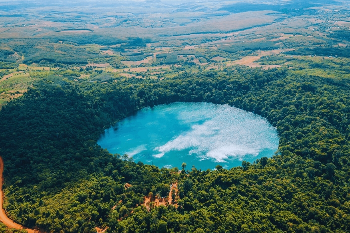 Explorer le lac de cratère Boeng Yeak Lom