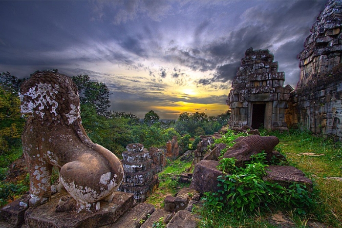 Coucher De Soleil Sur Le Mont Bakheng à Siem Reap