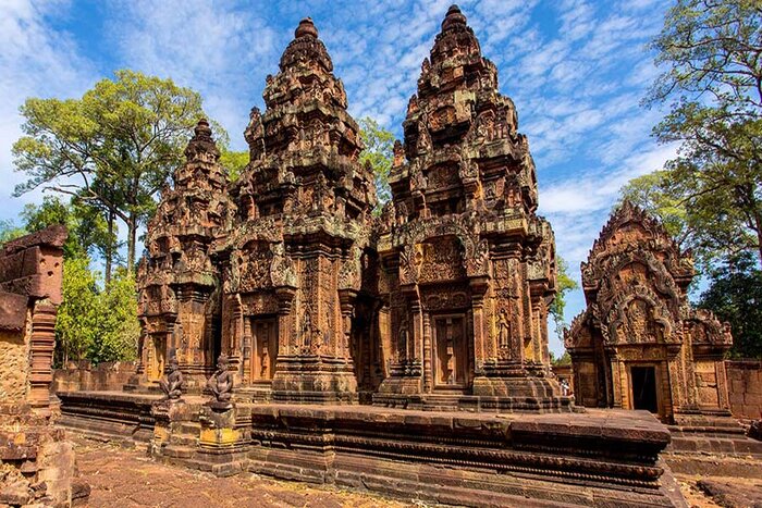 Banteay Srei dans le complexe des temples d'Angkor 
