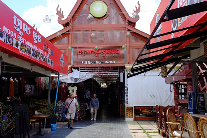 Où visiter à Siem Reap le soir ? Marché Full Moon Night