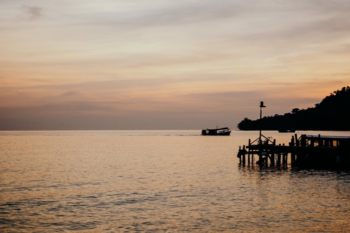 Admirez le coucher de soleil sur l'île