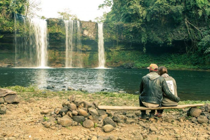 Explorez les paysages époustouflants du Bolaven Plateau, un incontournable de votre circuit 3 semaines Laos.