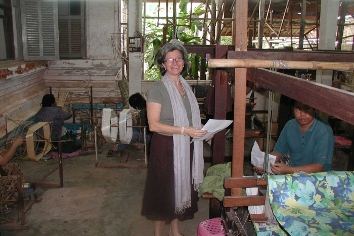 Visitez Lao Textiles pour des souvenirs Laos uniques, tissés à la main avec des techniques traditionnelles