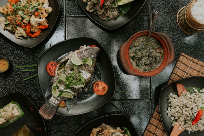 Savourez la cuisine traditionnelle laotienne au Tamarind Restaurant lors de votre itinéraire Luang Prabang 2 jours