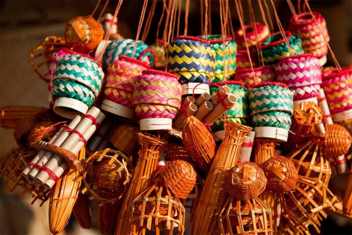 Souvenirs en bois du marché nocturne de Vientiane—emportez un morceau du Laos !