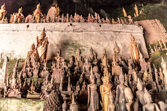 Visitez les grottes de Pak Ou, une merveille naturelle à inclure dans votre itinéraire Laos 5 jours