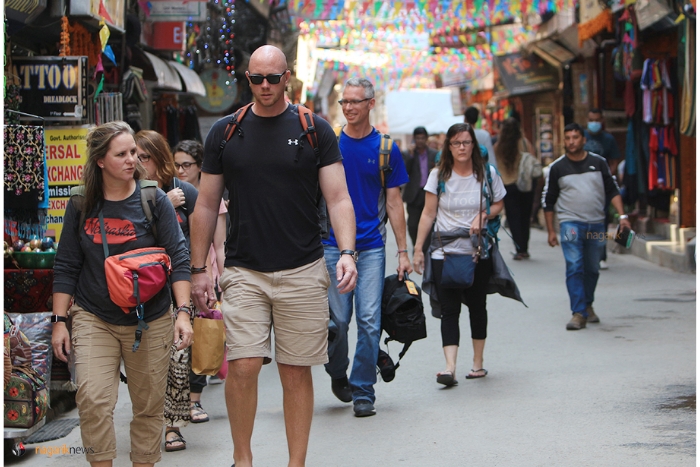 L'atmosphère animée du Vieux Quartier de Hanoi attire toujours les touristes.