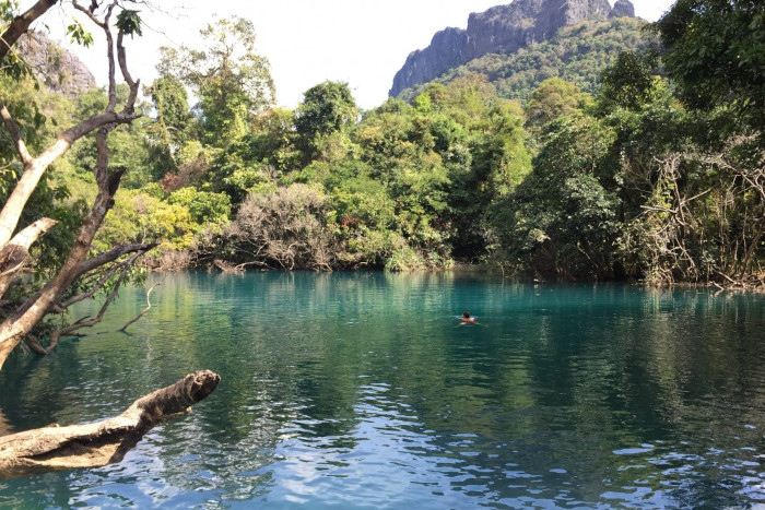 Dernier jour de détente au lac Khun Long pour clore votre voyage de 4 jours sur la Boucle de Thakhek