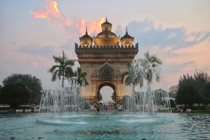 En venant au Laos, il faut visiter l’Arche de Patuxai au moins 1 fois