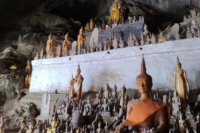 [Admirez la beauté majestueuse à l'intérieur de la grotte de Pak Ou avec des milliers de statues de Bouddha