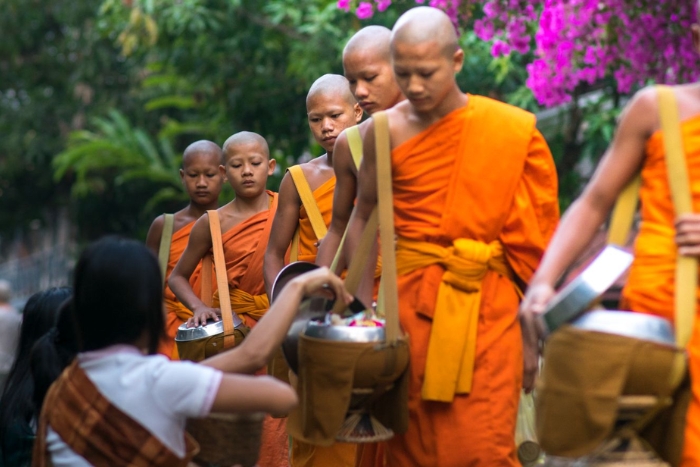La f&ecirc;te de Tak Bat - que voir &agrave; Luang Prabang? 
