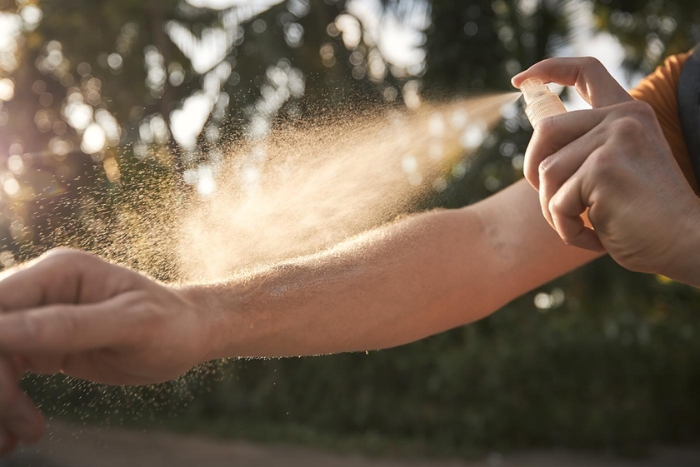 Choisir un bon répulsif anti-moustique contenant du DEET