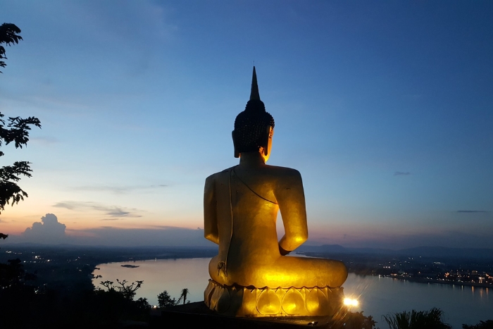 Vue du coucher de soleil depuis Phou Salao à Pakse