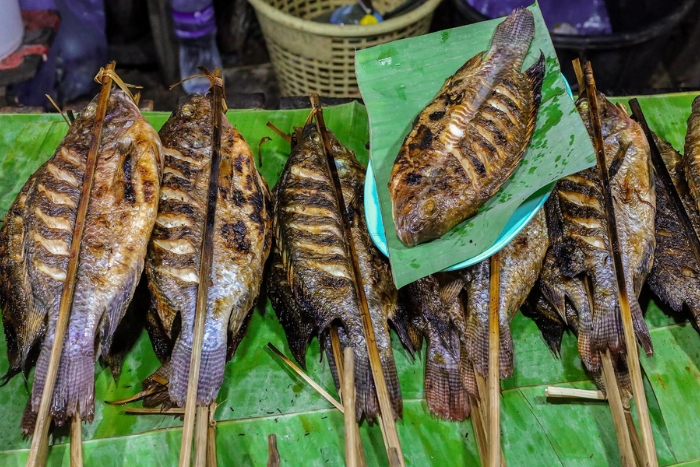 Ping Pa (poisson grillé farci au piment)