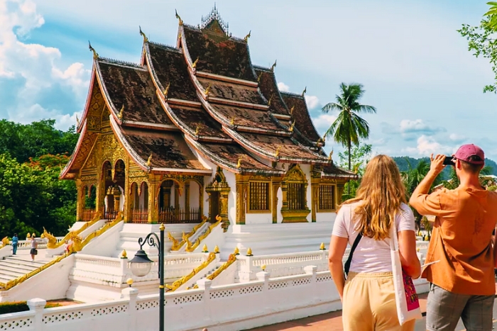 Savoir que ne pas faire au Laos en public