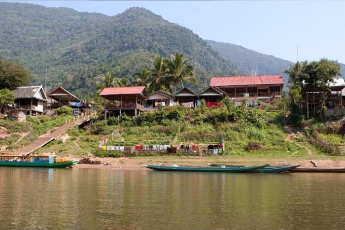 Expérience locale dans les villages laotiens