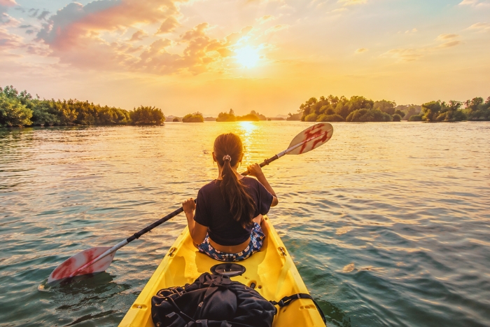Aventure en kayak sur la rivi&egrave;re Nam Song au c&oelig;ur d'un s&eacute;jour haut de gamme au Laos