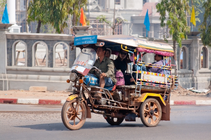 Les tuk-tuks &ndash; le meilleur moyen de se d&eacute;placer au Laos