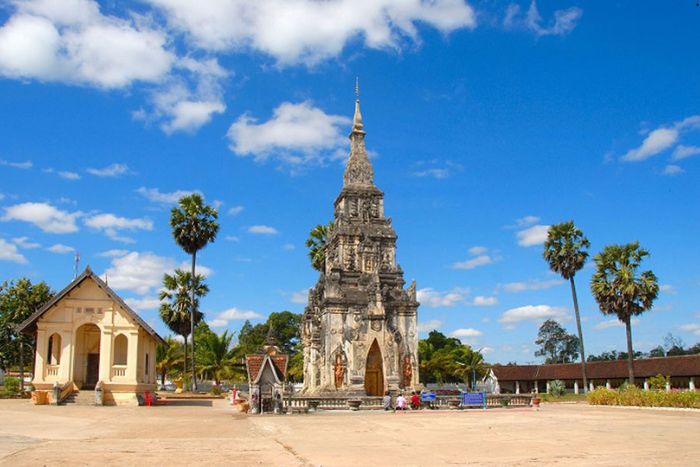 Stupa That Ing Hang - Lieu de la plus grande fête bouddhiste en décembre au Laos